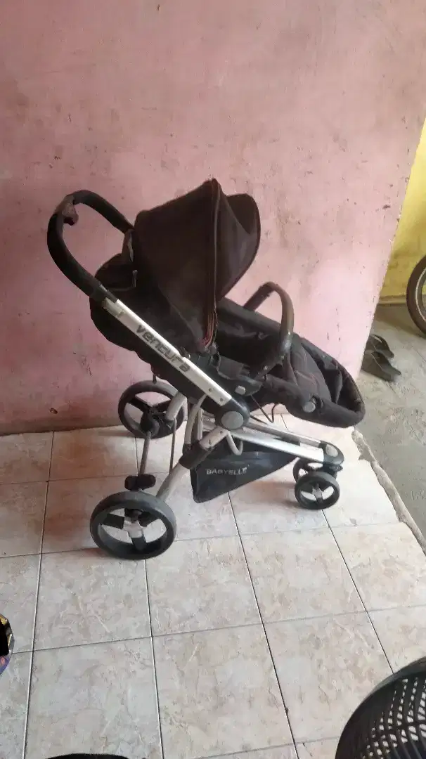 Di jual stroller/dorongan bayi msh mulus