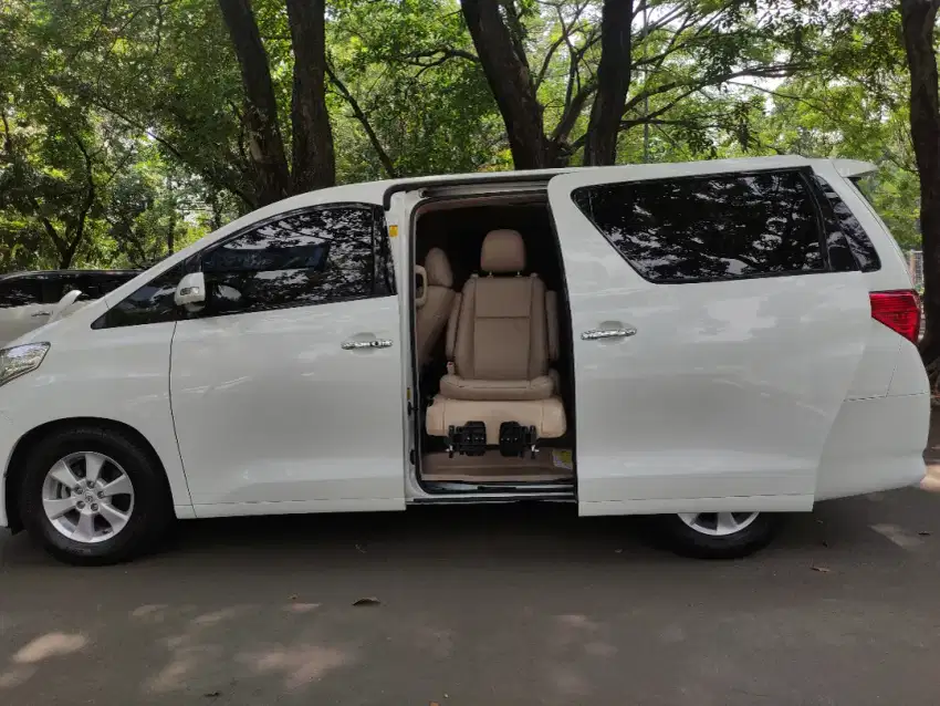 Km. 16.000 Toyota Alphard 2.4 X welcab at 2012