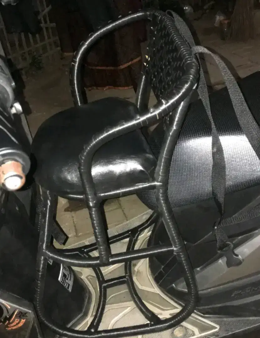 Bangku tempat duduk anak kursi rotan boncengan motor