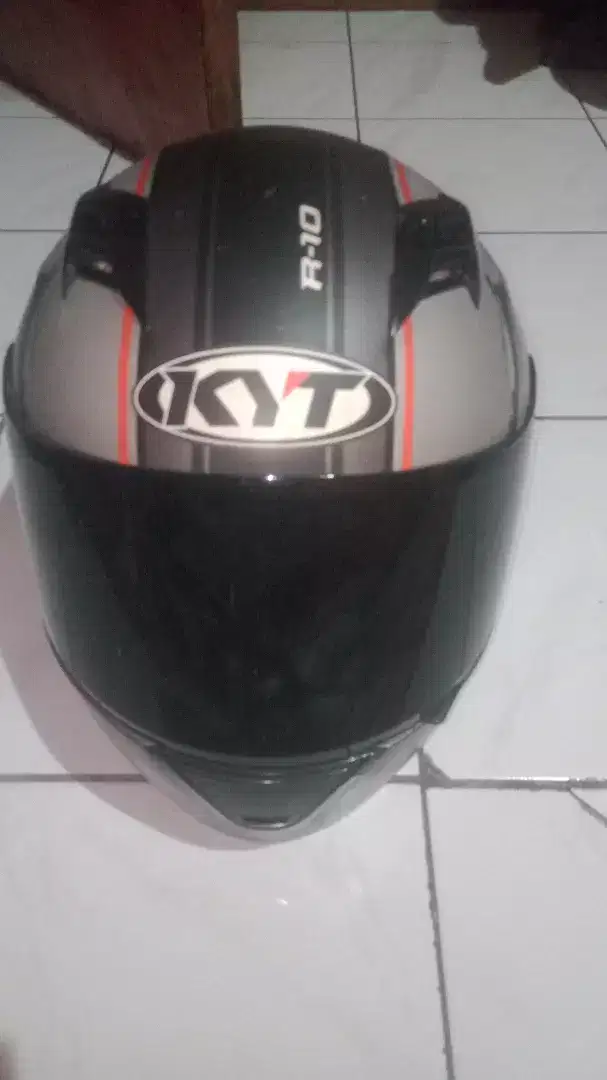 Helm KYT R10 full face