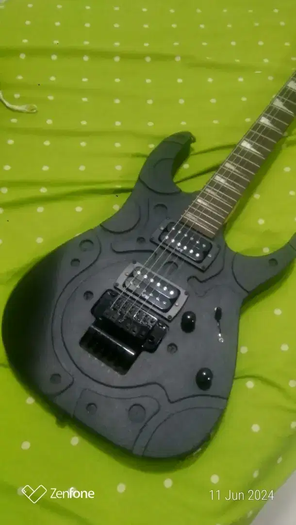 Gitar Ibanez RG Custom