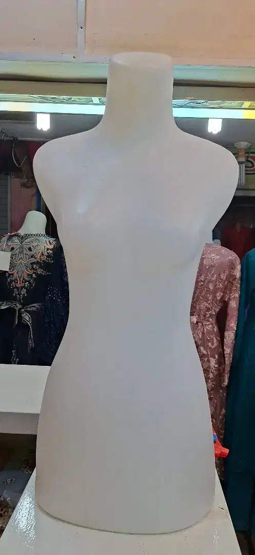 Patung badan seken