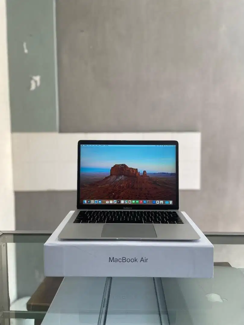 MacBook Air 13 Inch 2019 CTO RAM 16/512 GB