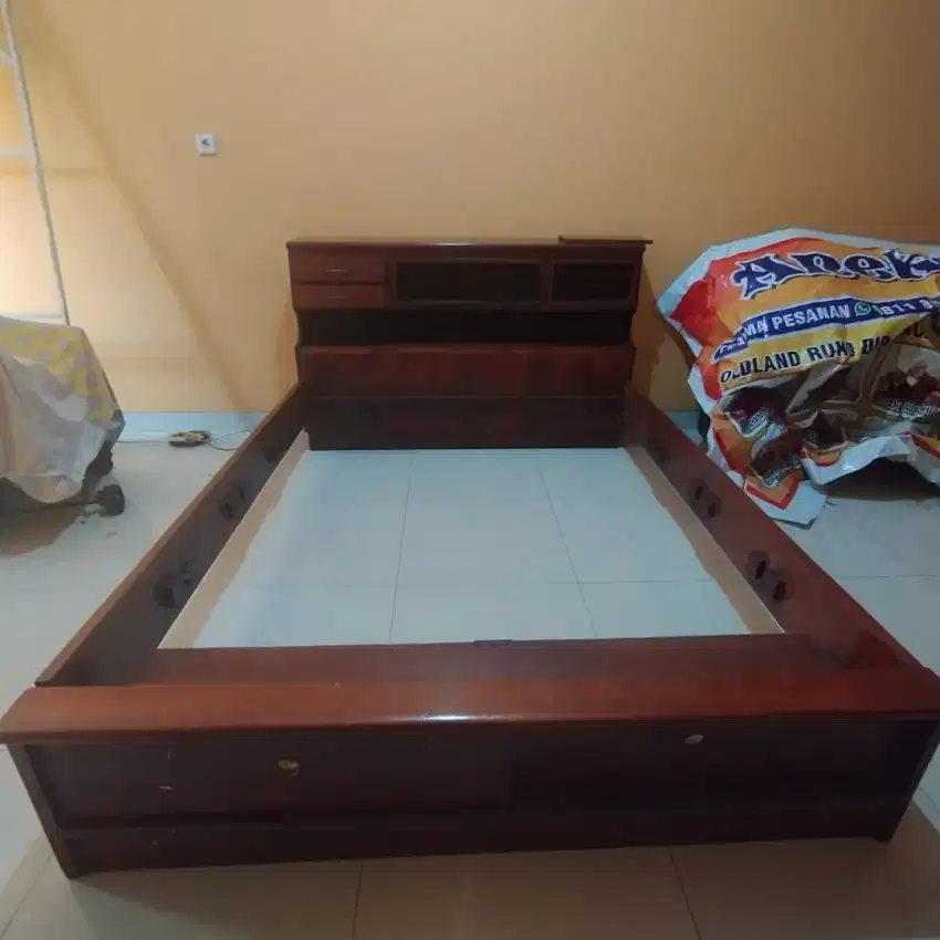 Dipan Kayu Jati ukuran 2,2M X 1,58M