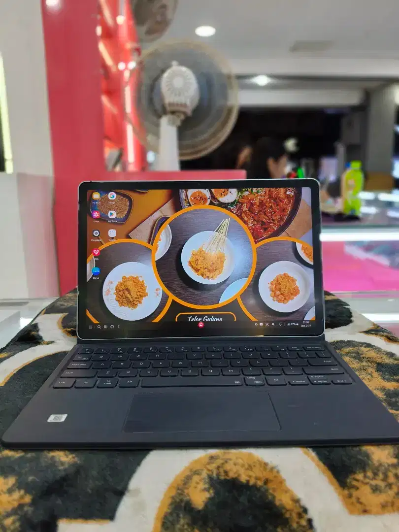 Samsung galaxy tab s9 fe 5G include dengan keyboard