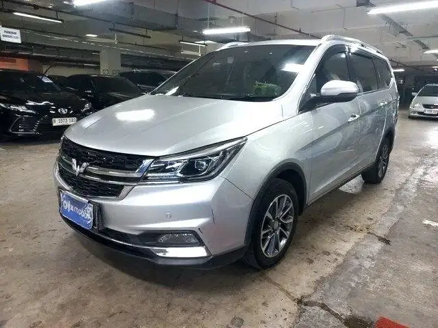 DP Rendah  7JT Wuling Cortez 1.5 LT Lux Plus Bensin-AT 2020 Silver