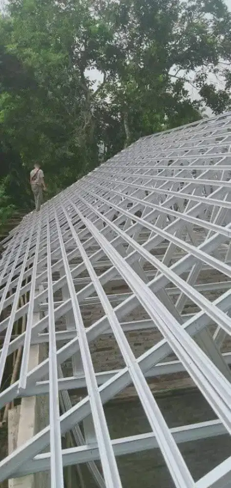 KONTRUKSI atap baja ringan