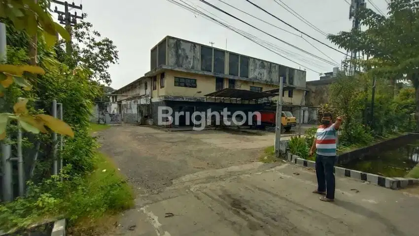 EX PABRIK di RAYA BRIGJEND KATAMSO WARU dkt a yani juanda rungkut sier