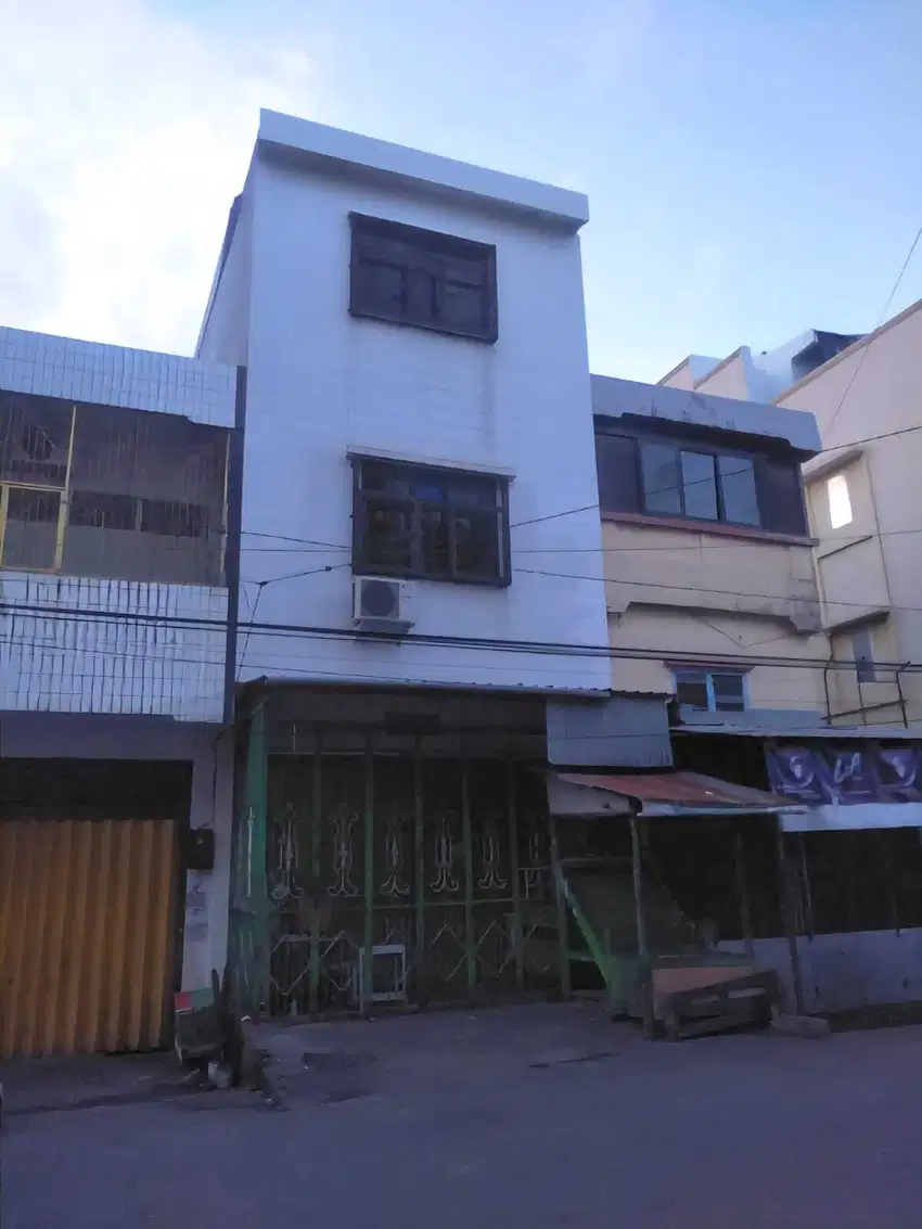 Disewakan Ruko 3 Lantai di Jl Tinumbu, Makassar