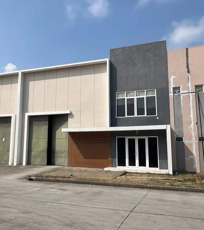 Jual gudang laksana business park luas 15x30 ada office 2 lantai Murah