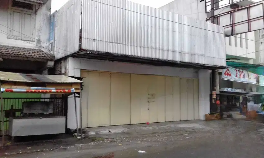 Ruang Usaha Strategis Dekat Pasar Gede Solo