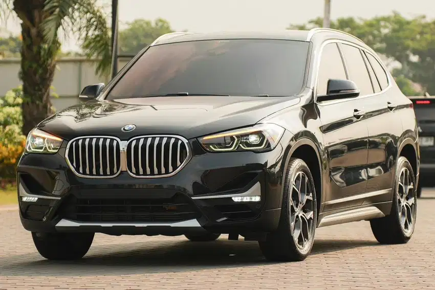 BMW X1 XLine 2021 LCI Facelift Panoramic Black 320i gla200 a200 c200