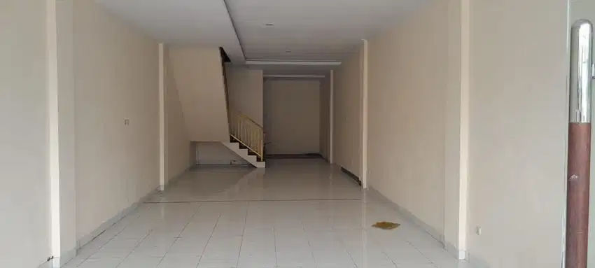 Disewakan Ruko Baru Renovasi di Centra Kemang Utara, Jakarta Selatan