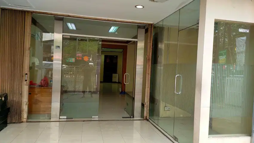 Disewakan Rukan Ex Bank 3,5 Lt di Krekot Raya Jakarta Pusat