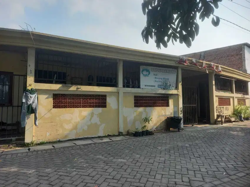 Rumah Kelurahan Bringin Kecamatan Sambikerep Kota Surabaya