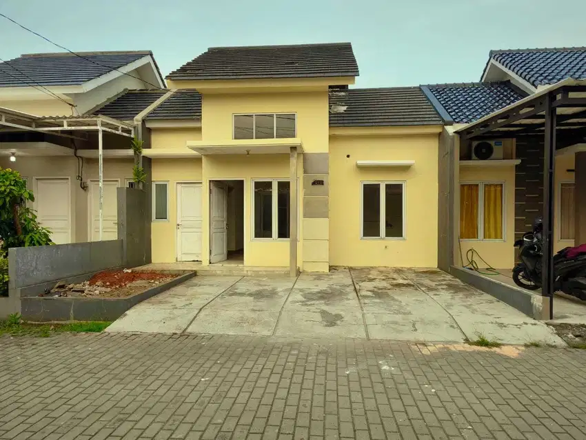 Dijual murah rumah tinggal cluster Benzema Residence 2
