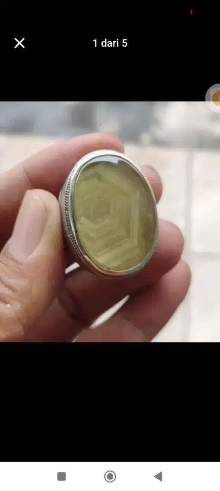 Rare item Big Yellow sapphire corundum madagscar