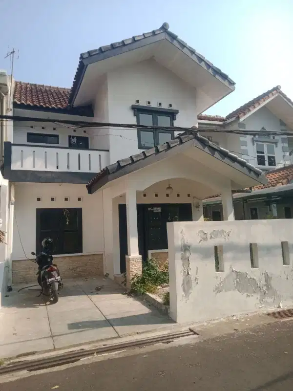 Rumah dalam komplek di  Antapani dekat terusan jalan jakarta