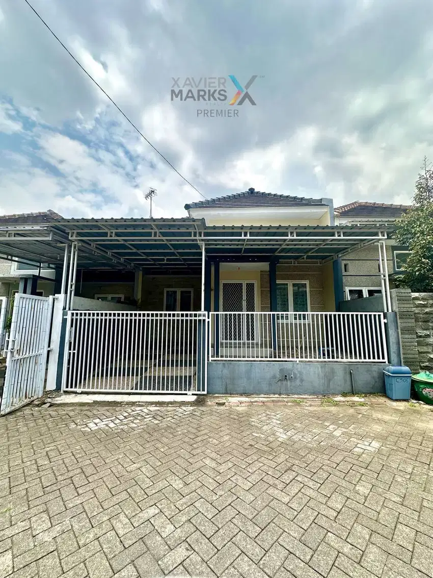 Dijual Rumah Sangat Terawat Siap Pakai di De Banna Residence, Malang