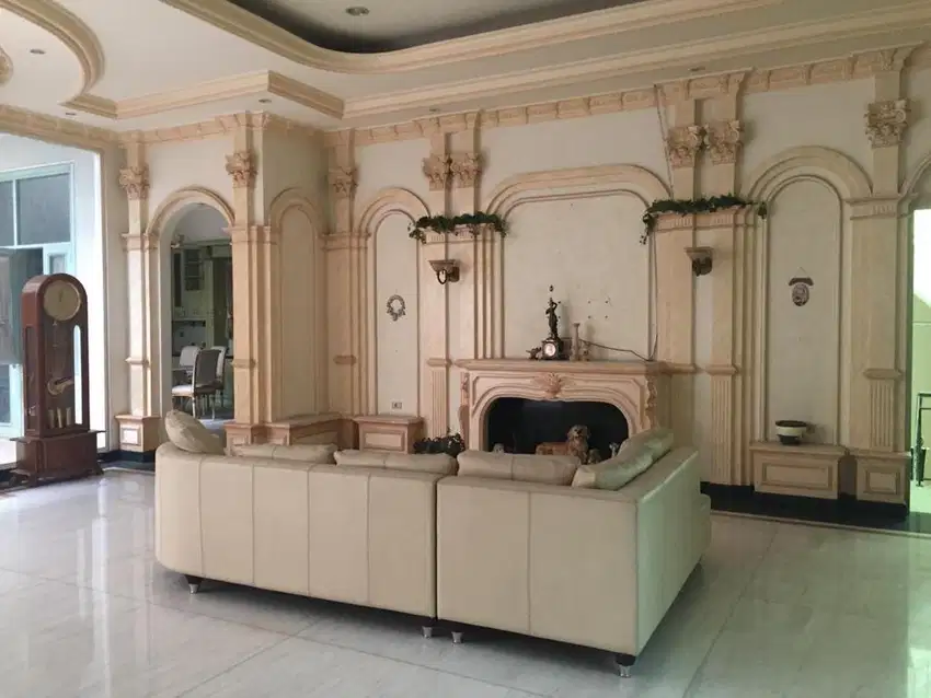 Rumah Pinisi Pantai Indah Kapuk luas 18x27 SHM 3lantai mewah