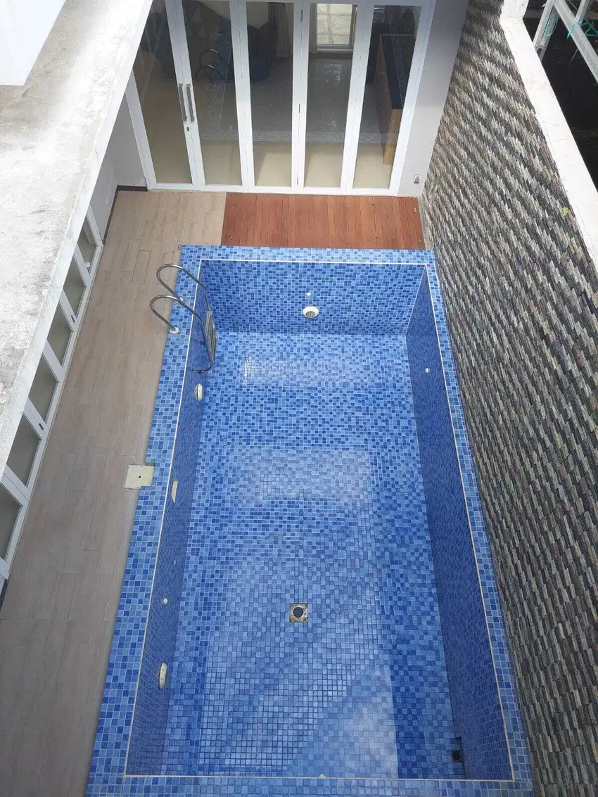 MURAH Rumah Bagus ada Kolam Renang di Setiabudi Regency