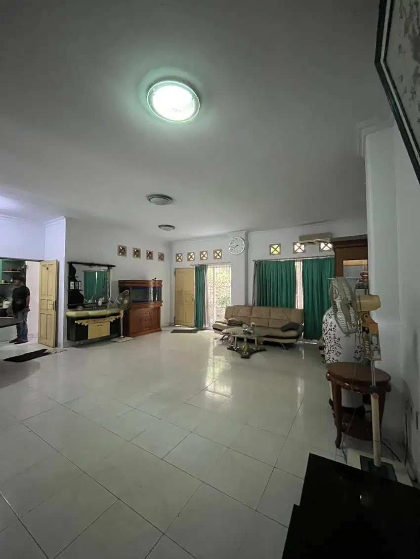 Dijual Rumah di Modernland - Tangerang, Luas tanah 200 m²