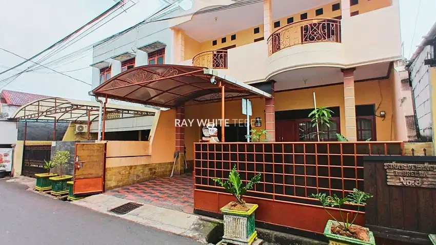 Rumah 2 Lantai Siap Huni di Utan Kayu, Matraman - Akses 2 Mobil, SHM