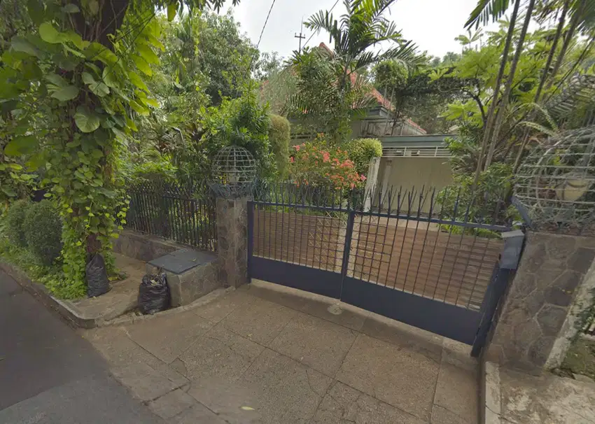 DIJUAL RUMAH TUA LOKASI EXCLUSIVE MENTENG