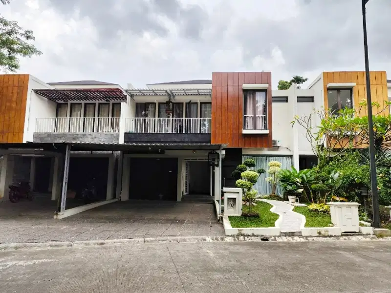 Dijual 1 unit Rumah Mewah Orchard Park Citra Grand City