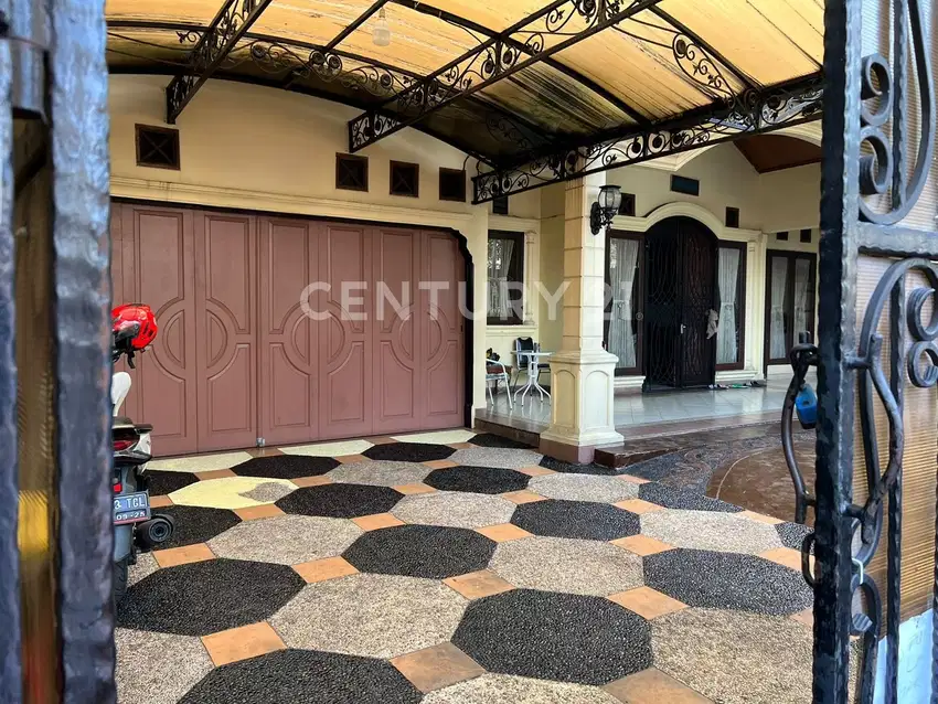 Rumah 2 Lantai Strategis Di Duren Sawit S8376