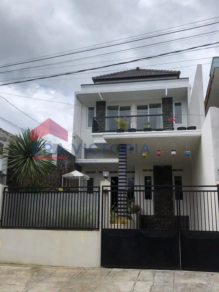 Rumah Jual Lokasi Batu Dekat Alun-Alun, Wisata Cocok untuk Investasi