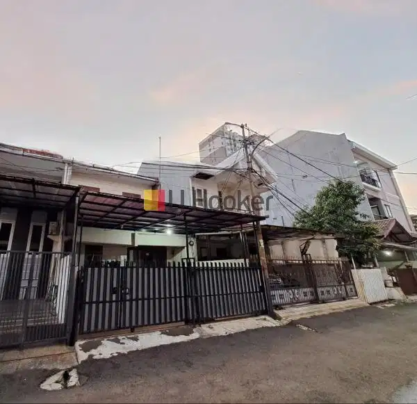 Rumah Kelapa Kopyor Barat, Kelapa Gading, Jakarta Utara