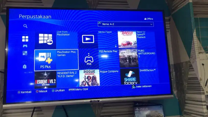 PS 4 slim 1tb 
Fullset 
Stick 1
Ex garansi resmi indonesia