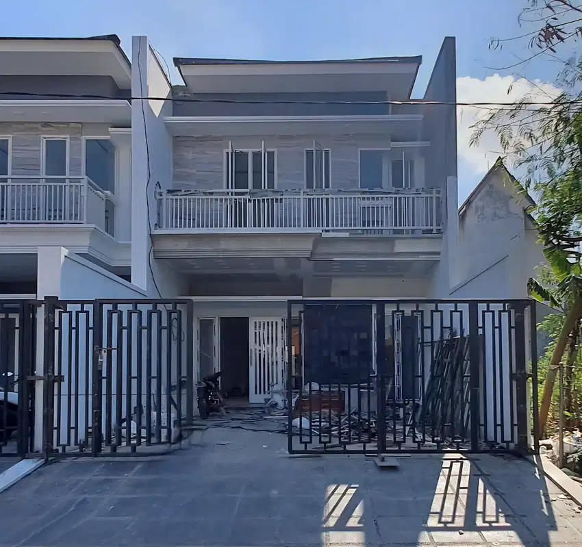 Dijual Rumah Jemursari 2 Lantai dekat Ubaya dan Universitas Petra
