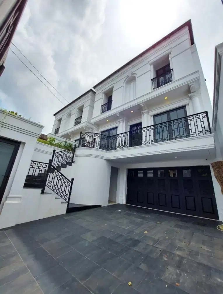 Rumah Dijual Cipete. UNIT BARU, Strategis - Jalan Utama. NEGO