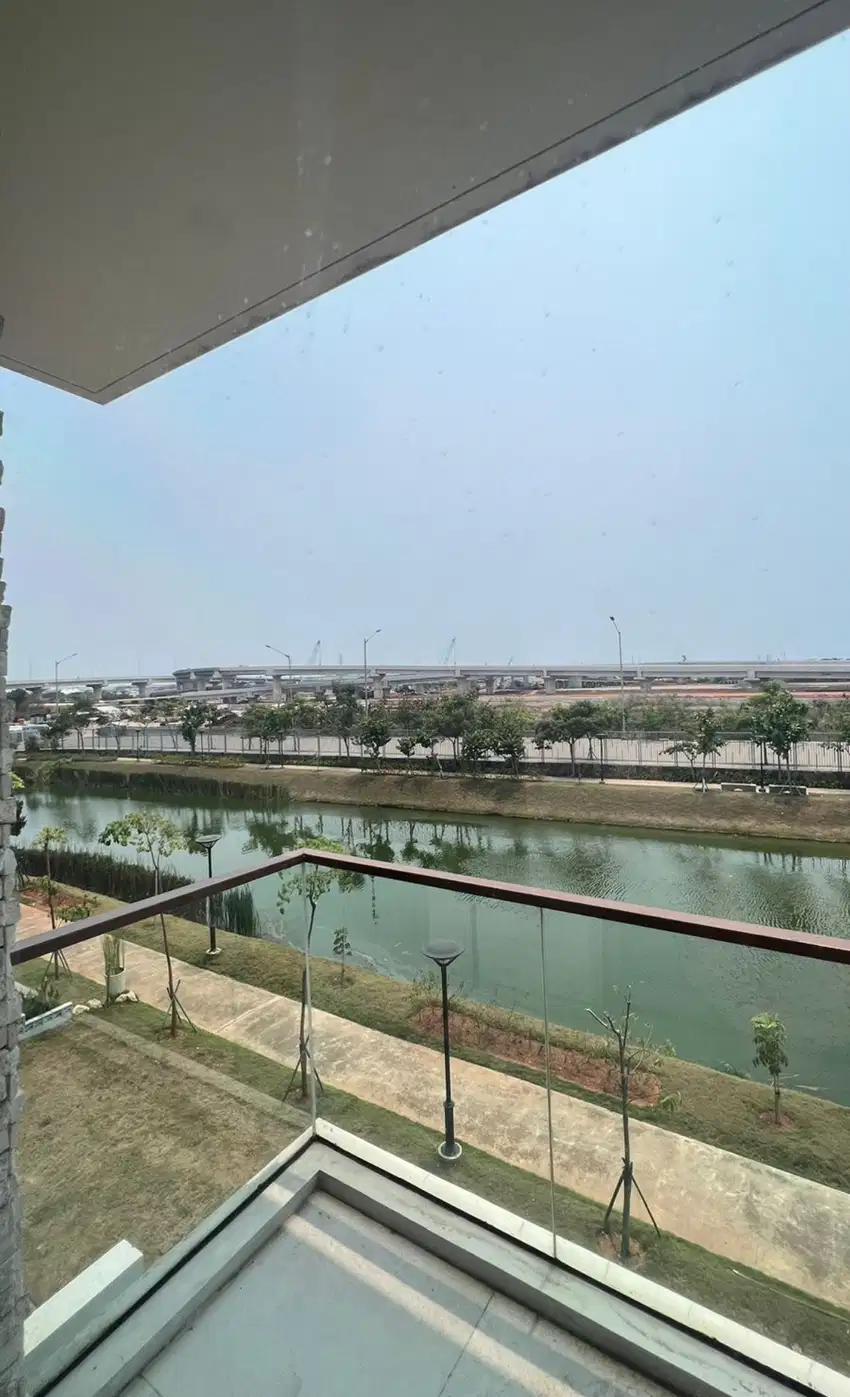 Rumah PIK 2 Springville View Danau (10x25m)