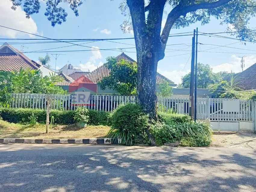 Rumah Potensial Dekat Pusat Kota Ideal untuk Guesthouse atau Klinik