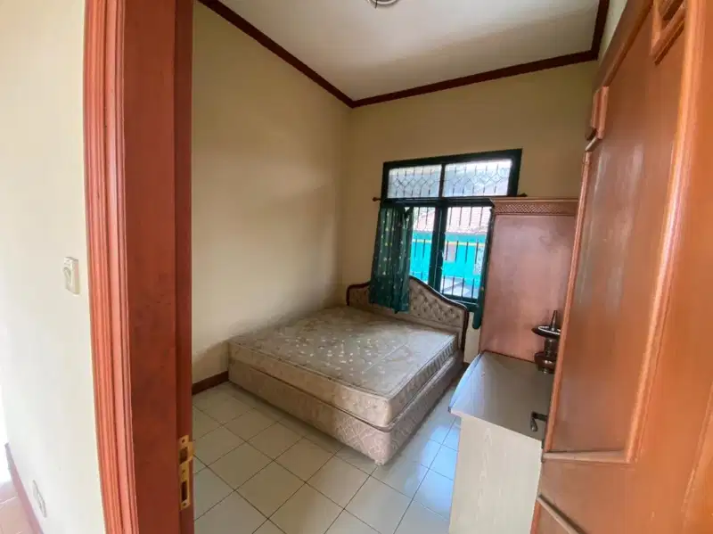 Jual cepat rumah luas di komplek permata Arcamanik