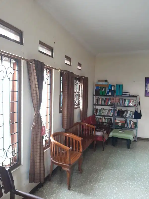 Rumah lama terawat di Bojongkoneng Cikutra