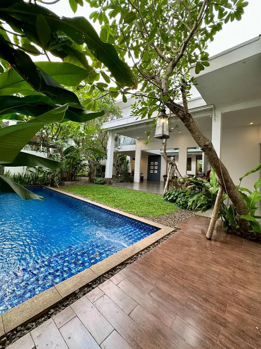 Dijual Rumah Cantik Etnik ada swim pool Siap Huni Bintaro Jaya Sektor7