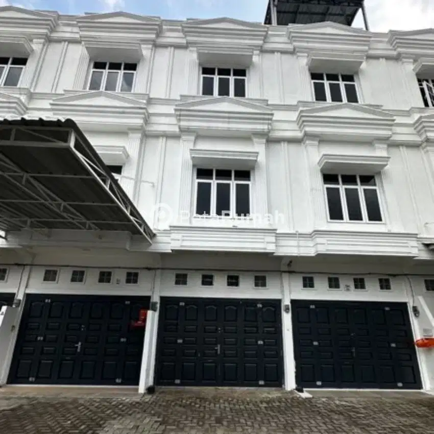 DIJUAL TOWNHOUSE JALAN TUASAN KOMPLEK AMAN ESTATE - DAERAH KRAKATAU