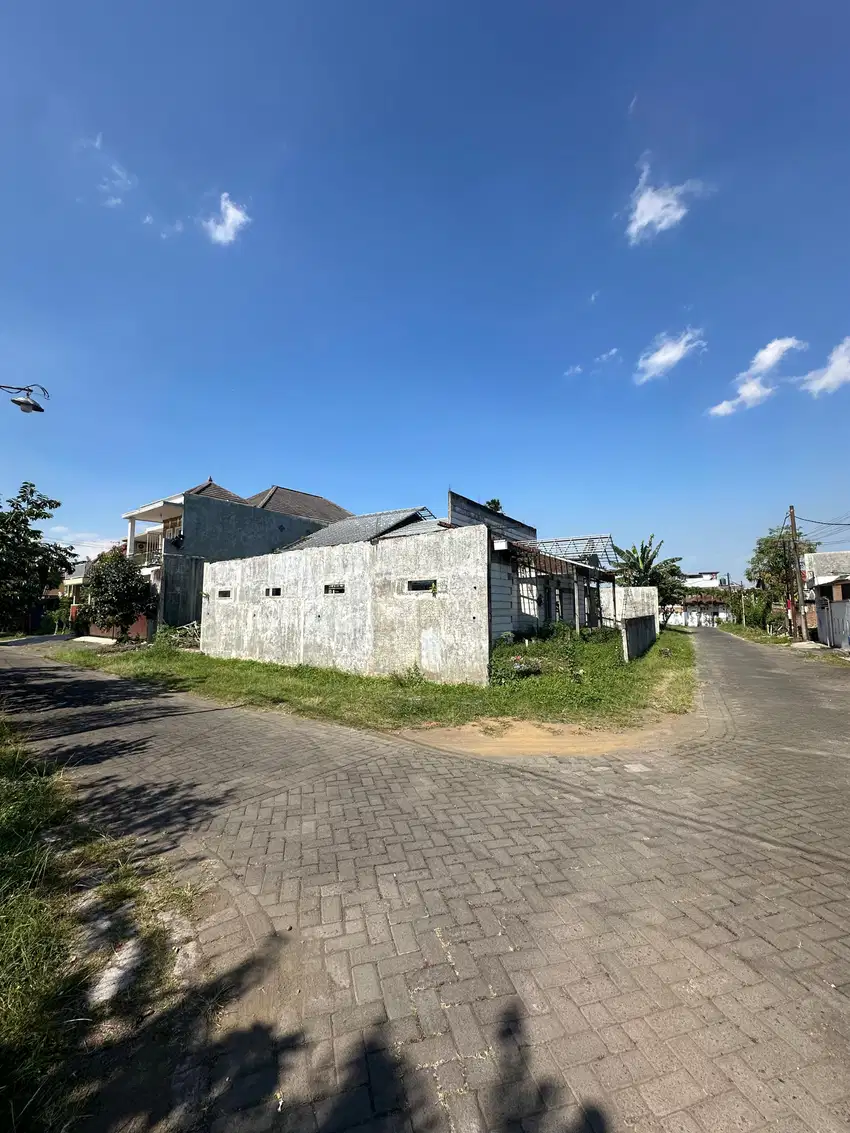 DIJUAL TANAH JALAN IKAN-IKAN KOTA MALANG BONUS RUMAH SETENGAH JADI