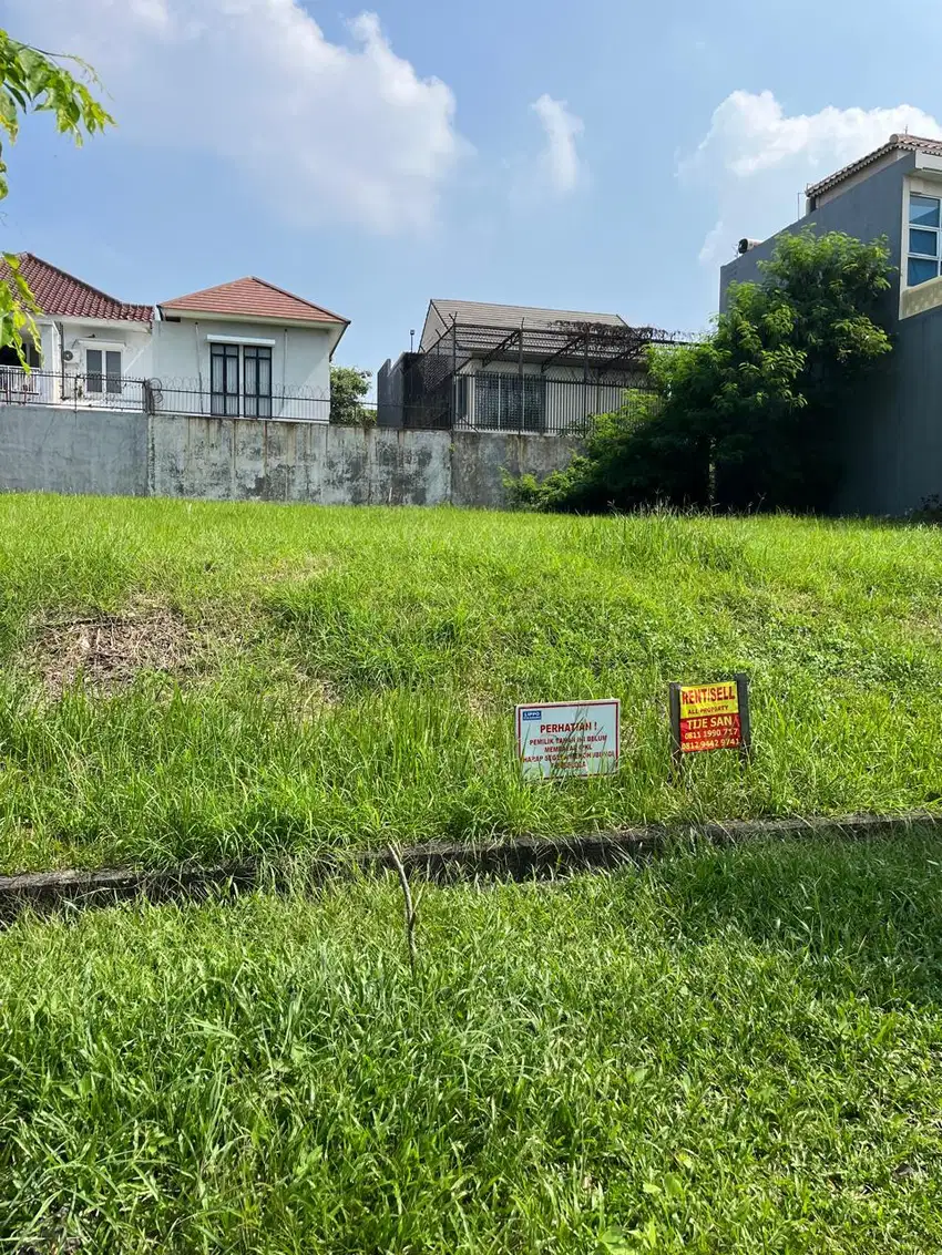 Dijual Cepat Kavling 351 m², Taman Simpruk Lippo Cikarang, 5,1 JT/m²!