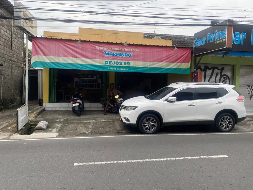 Tanah Pekarangan Bonus Bangunan Ruang Usaha Mangku Jln Utama Kledokan