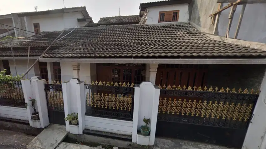 RUMAH TERAWAT DI MARGAHAYU RAYA METRO BANDUNG
