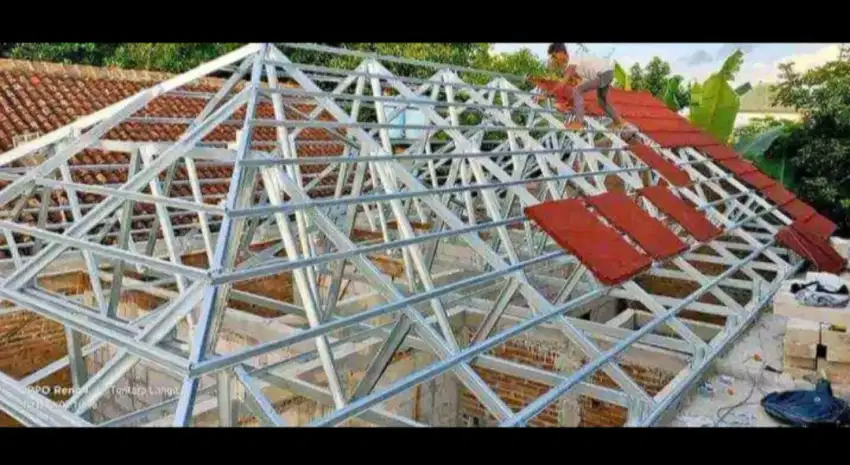 Renovasi atap rumah baja ringan terpasang