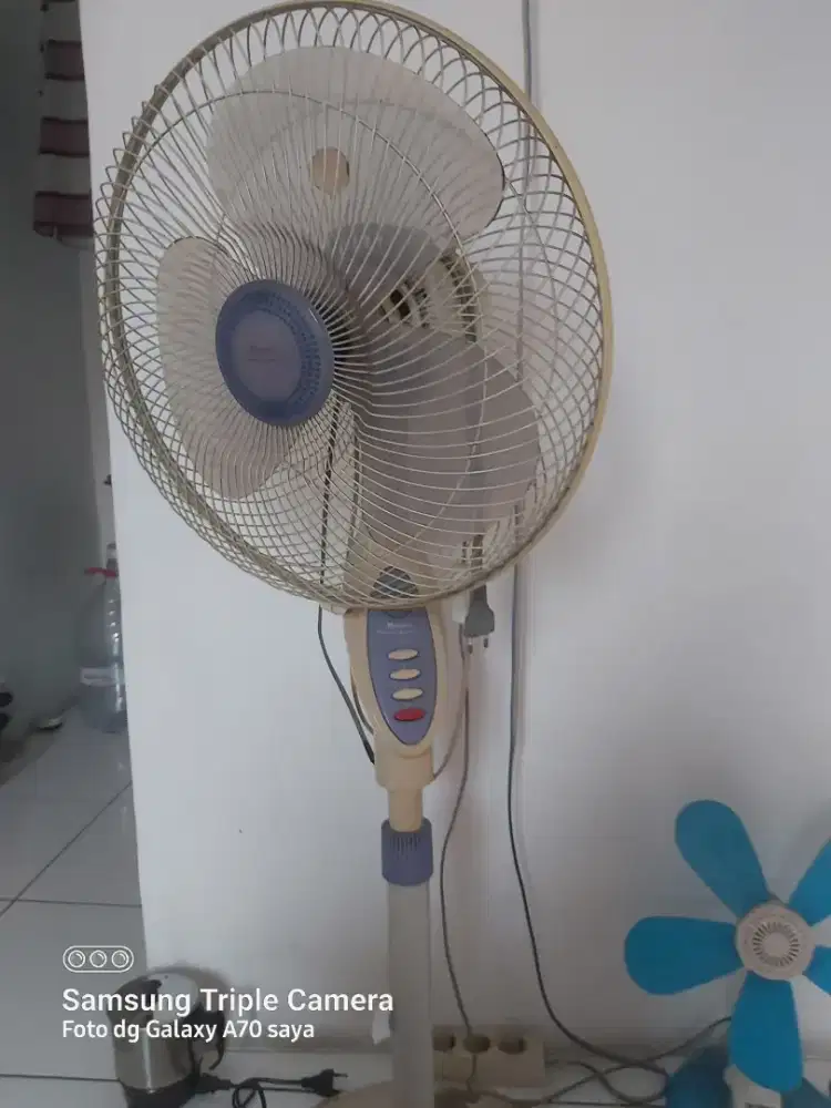 Kipas angin maspion 16
