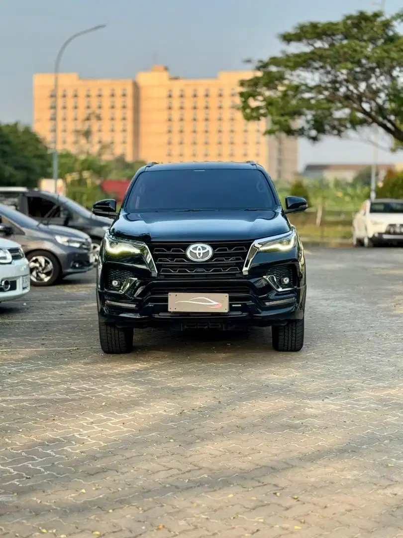 (Cash) km 40rb Fortuner VRZ 4x2 at 2021/2022 hitam dp 5jt kredit bagus