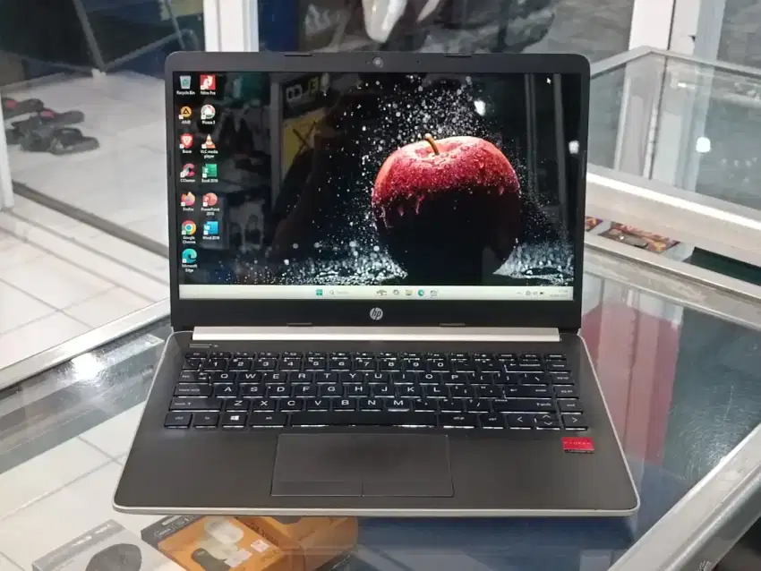Hp 14s-CF AMD A9 Dual VGA Radeon 8/256gb
