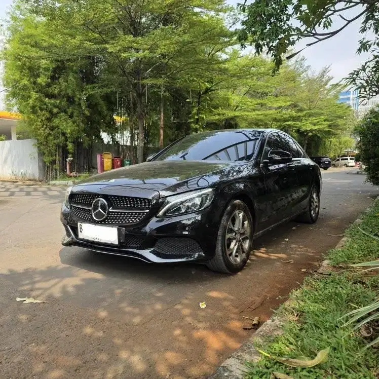 2016 Mercedes Benz C200 Avantgarde KM 33000 Record